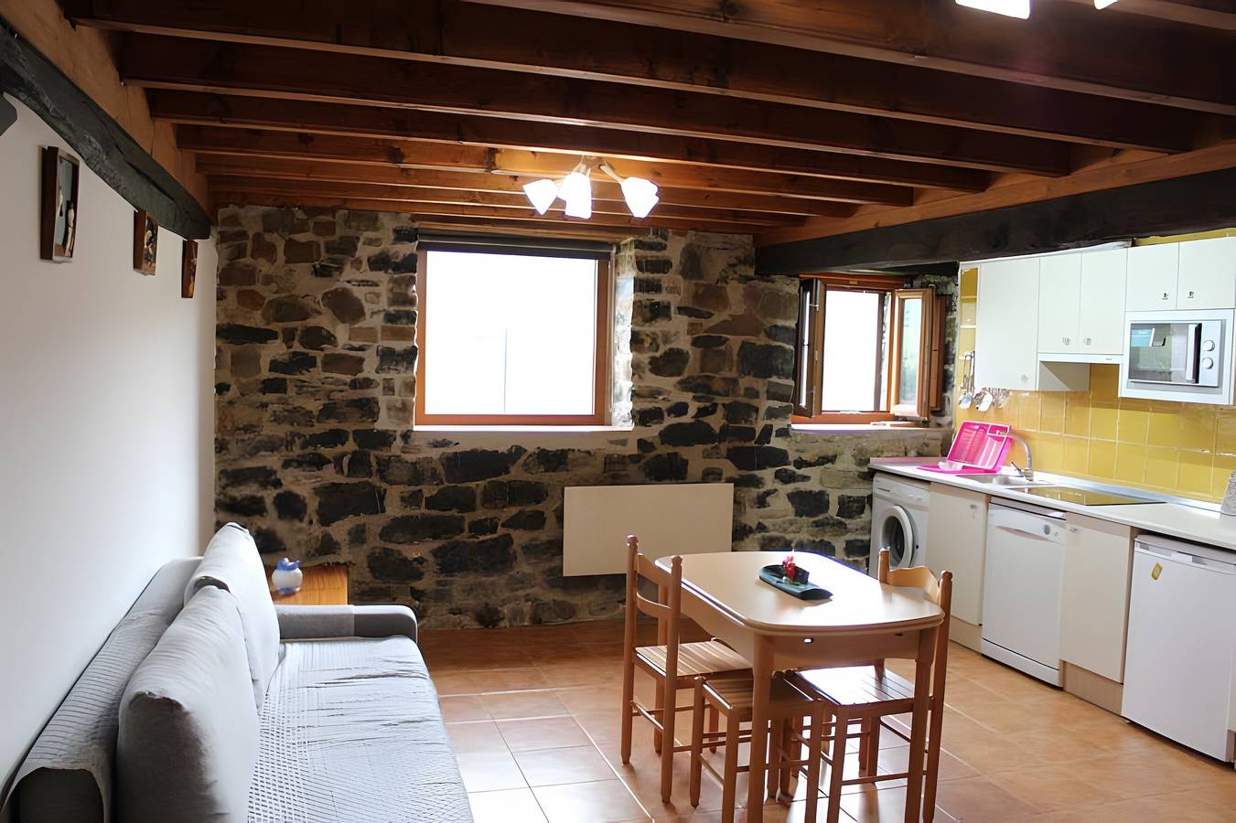 Ganze Wohnung, Ferienwohnung '1 en El Valle De Soba' mit Gemeinschaftsgarten und WLAN in Soba, Cordillera Cantábrica
