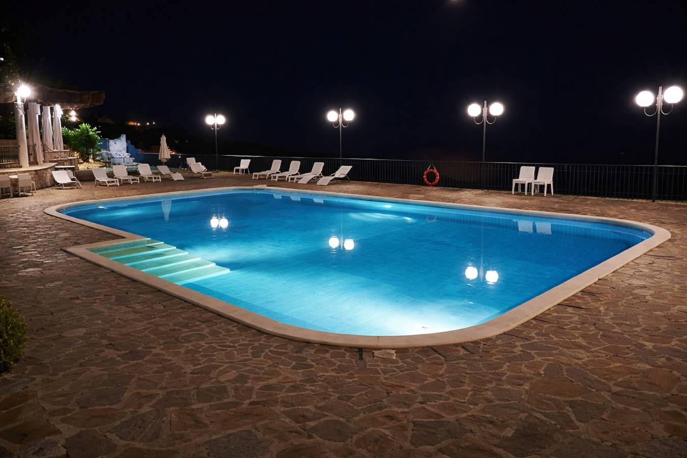 B&B con Finestra - 237 - Santangelo - Zwembad, foto 11