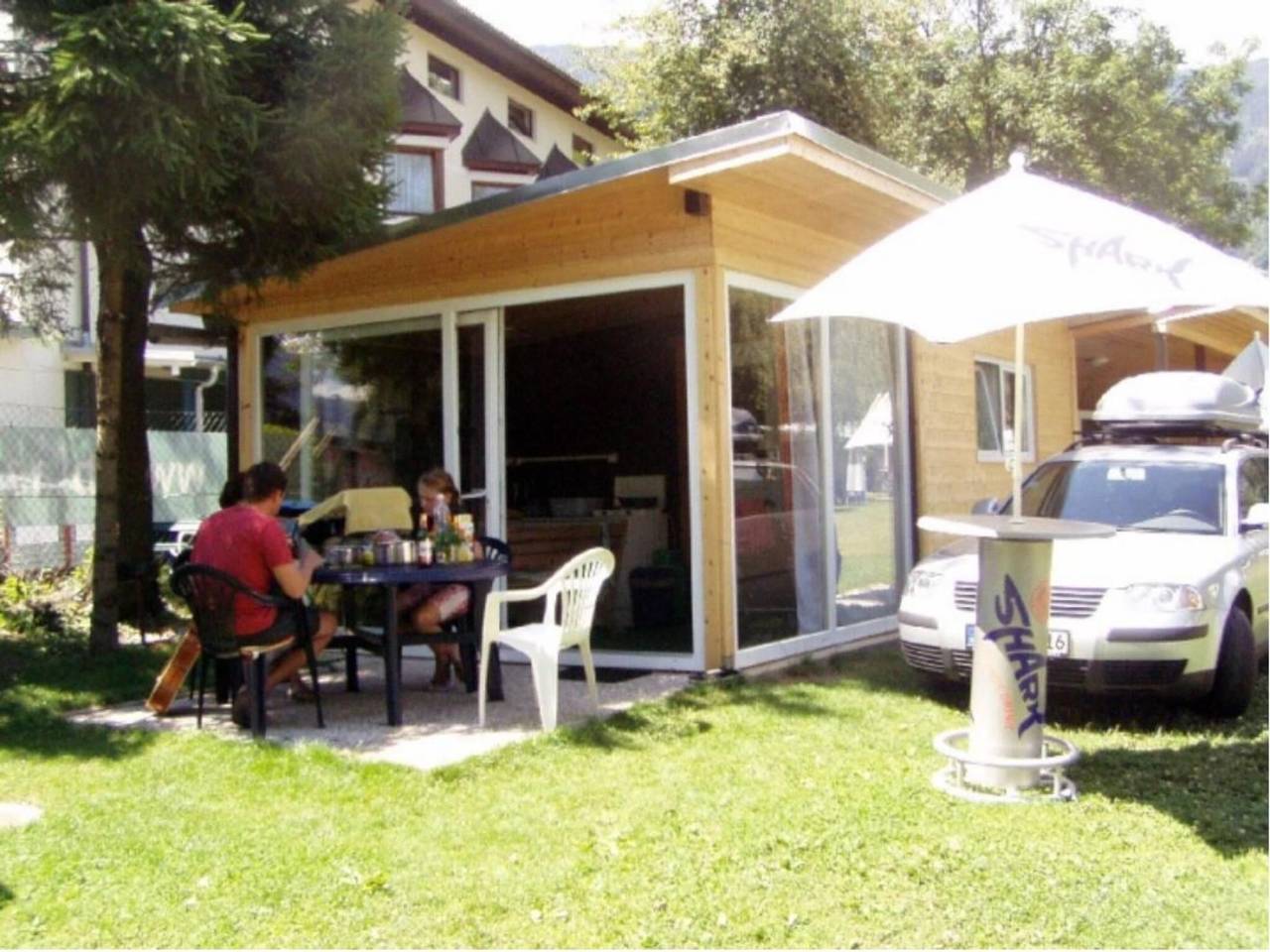 Bungalow am Ossiacher See mit Bergblick in Bodensdorf, Gerlitzen