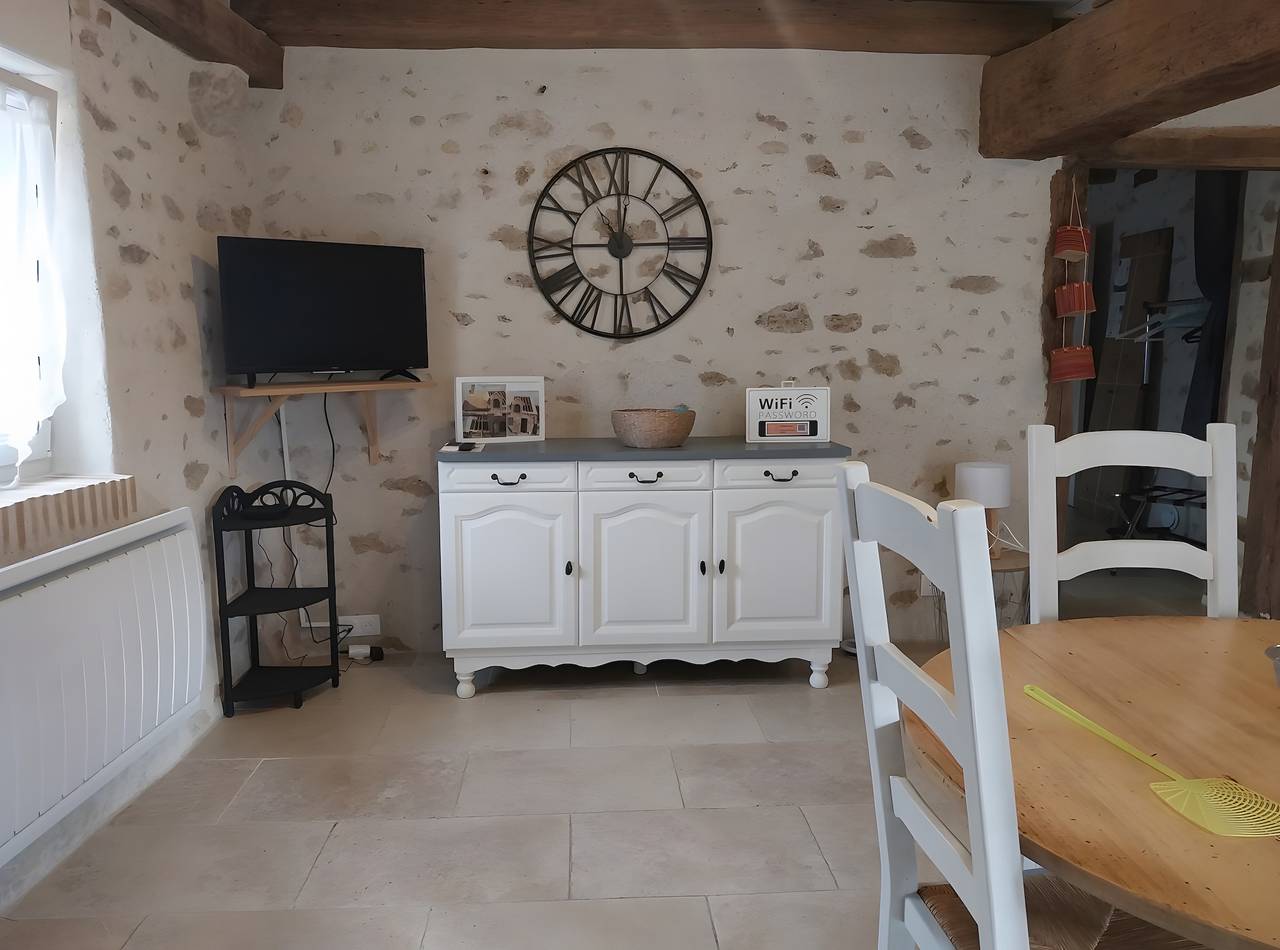 Gîte La Petite Maison: Casa de vacaciones con Wi-Fi cerca de Chambord in Huisseau-sur-Cosson, Región de Blois