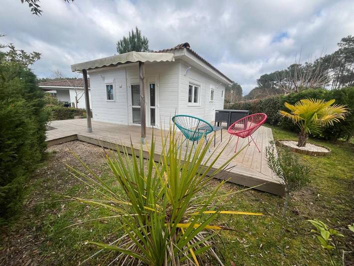 Camping für 4 Personen, mit Terrasse und Garten sowie Pool in Lit-et-Mixe