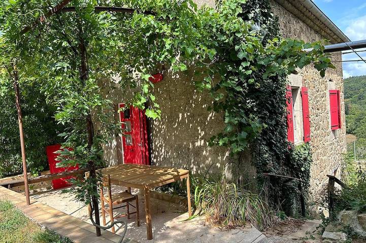 Location de vacances pour 5 personnes, avec Terrasse à Silhac