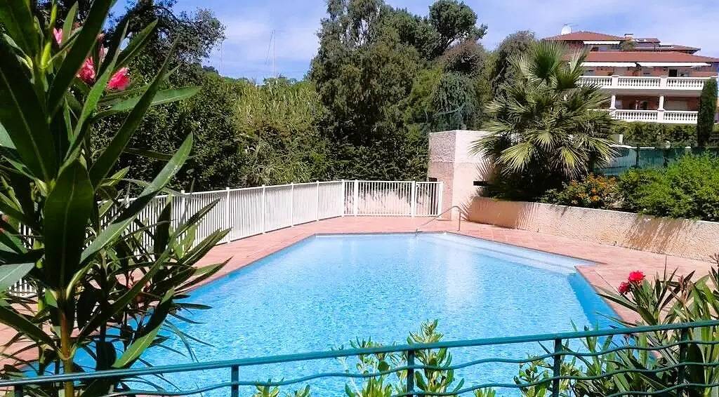 Apartamento entero, Casa para 8 personas en una residencia privada con piscina en Carqueiranne in Carqueiranne, Region de Toulon