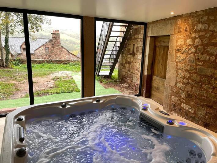 Location de vacances pour 15 personnes, avec jardin ainsi que piscine et vue à Valady - 4