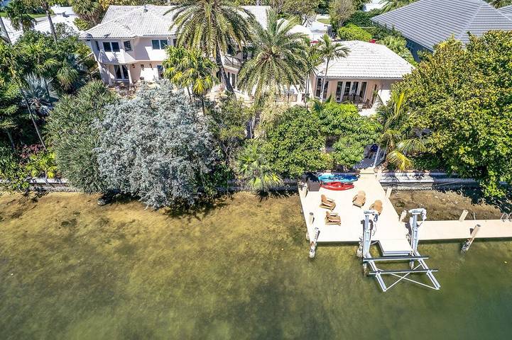 Villa for 12 people, with hot tub and balcony, with pets in Fort Lauderdale