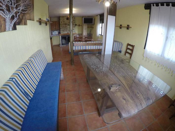 Casa rural para 5 personas, con terraza y vistas, Se admiten mascotas en Buenache de la Sierra - 2