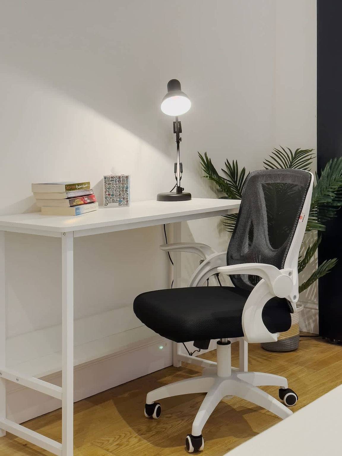 Entire apartment, Stylish Shoreditch Apartment with Balcony Sleeps 4 in Bethnal Green, London