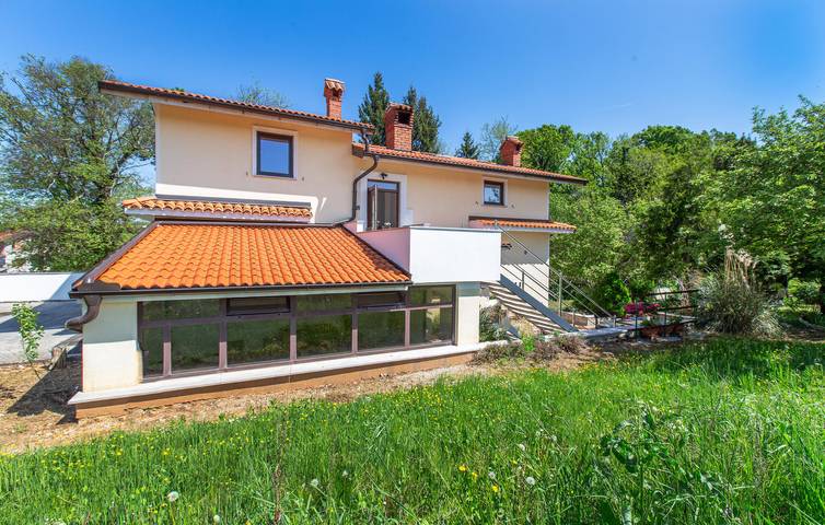 Ferienhaus für 10 Personen, mit Terrasse und Garten in Zizan