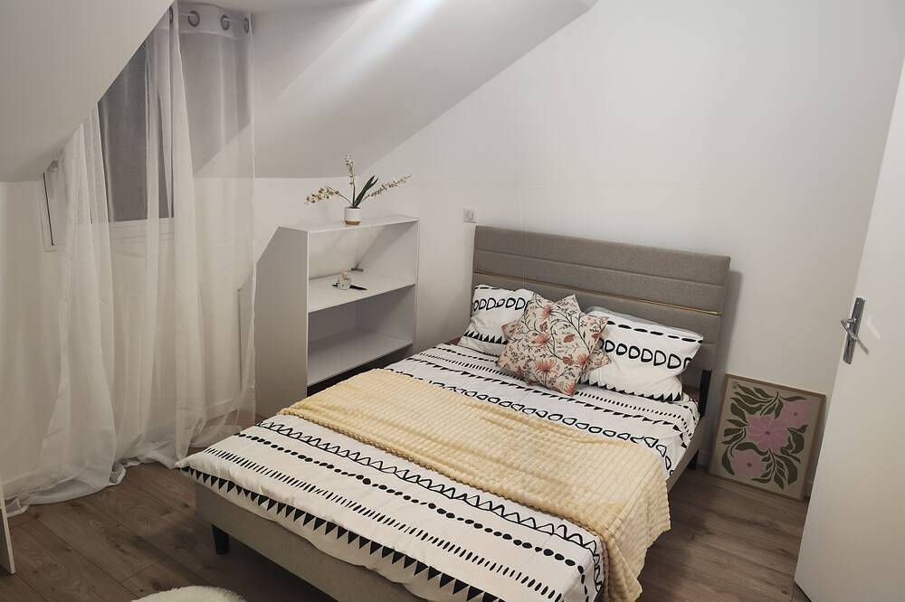 Entire apartment, Labulle – Cozy, air-conditioned duplex near Paris in Villeneuve-Saint-Georges, Val-de-Marne