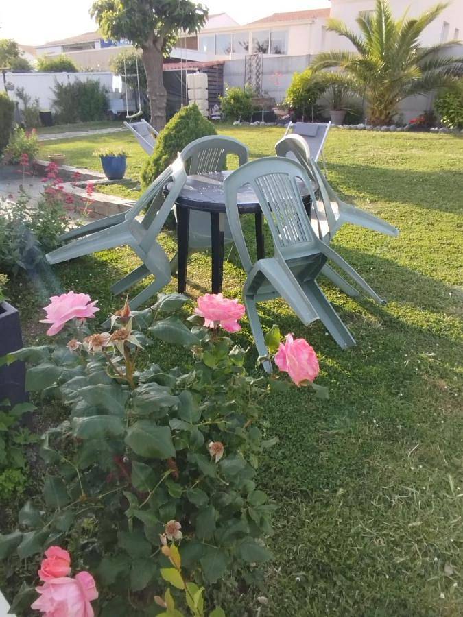 Location de vacances pour 2 personnes, avec jardin et terrasse à Le Fenouiller - 2