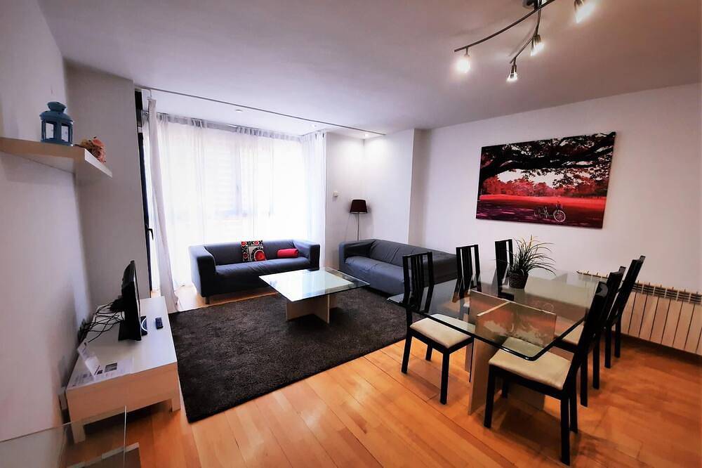 Entire apartment, Las Tablas - 3 Bedrooms with terrace in Punto de Atención al Ciudadano, Madrid