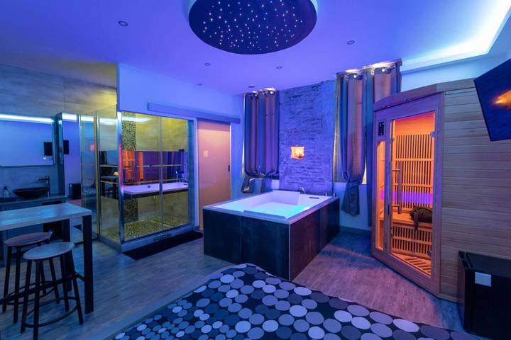 Gîte pour 2 personnes, avec Jacuzzi et Sauna dans Office De Tourisme De Dijon