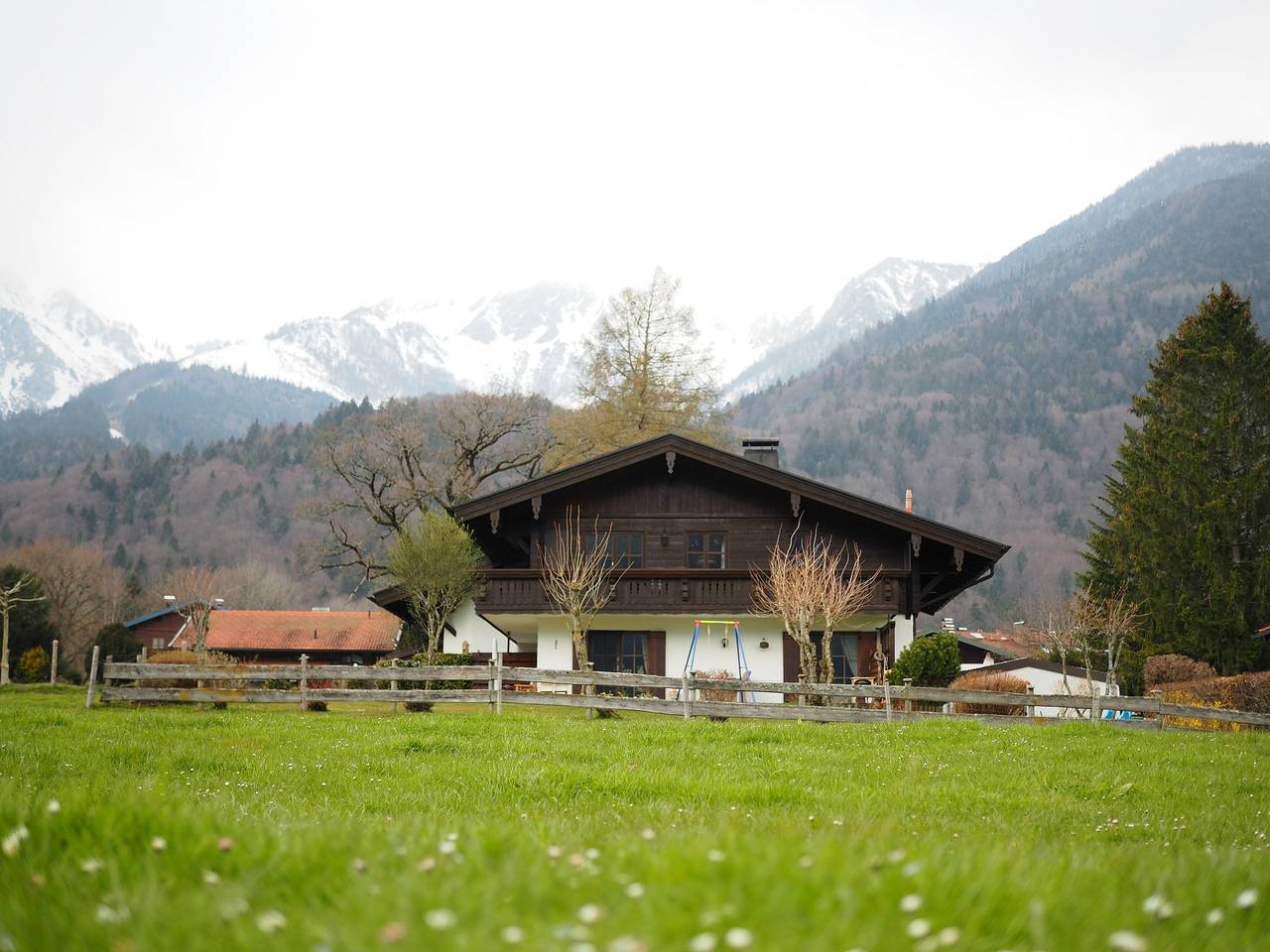 Ganze Ferienwohnung, Ferienwohnung Leo - Ferienwohnung Leo, 65qm, 1. Og, 2 Schlafzimmer, Kachelofen, großer Balkon in Schleching, Bayerische Alpen