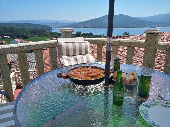 Apartamento para 6 personas, con vistas y terraza, Se admiten mascotas en Outes