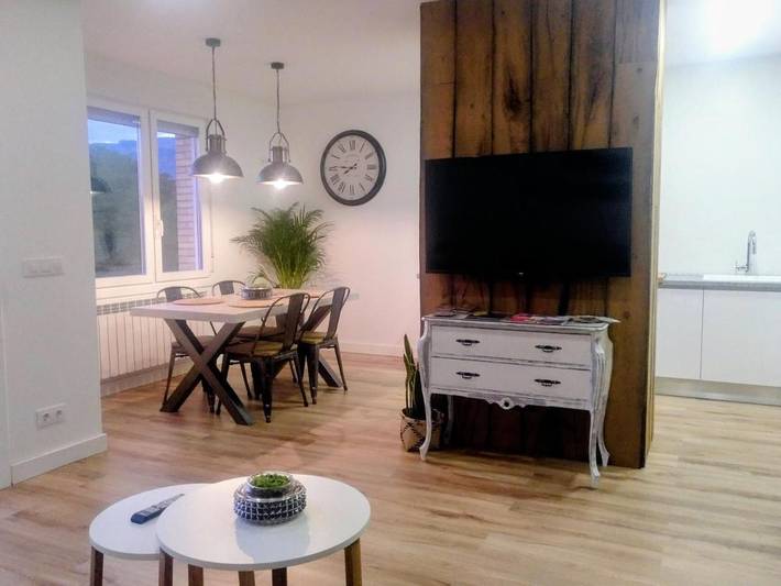 Apartamento para 4 personas, con jardín además de vistas y piscina en Rioja Alavesa