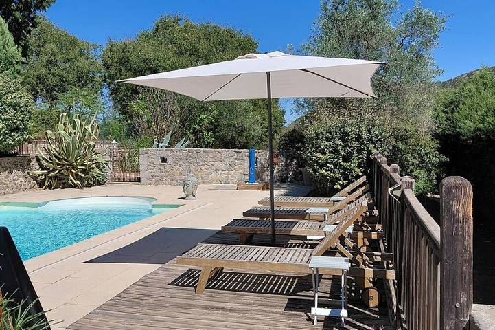 Gîte pour 6 personnes, avec jardin à Montréal (Rhône-Alpes)