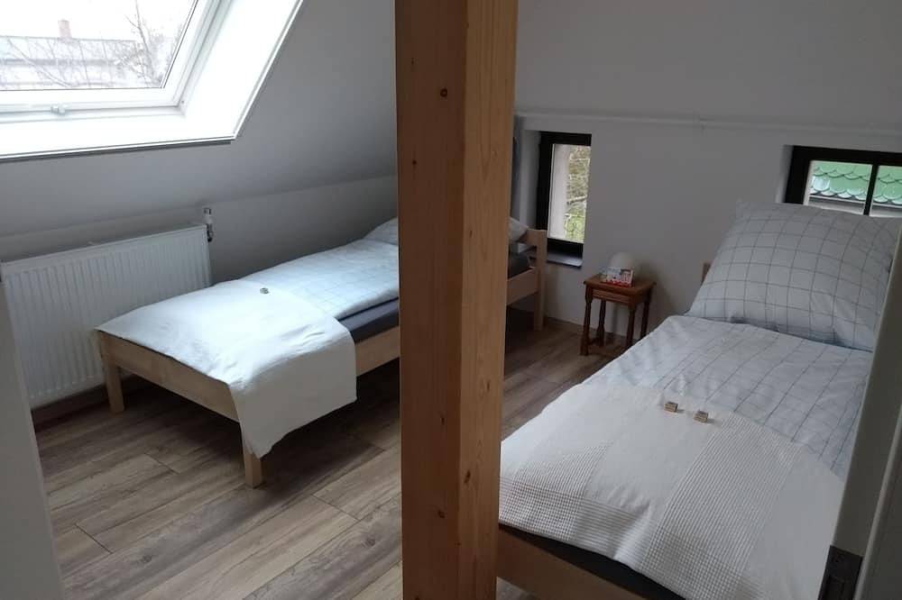 Ganze Wohnung, Ostseewind am Waldessaum in Neu Hirschburg, Ribnitz-Damgarten