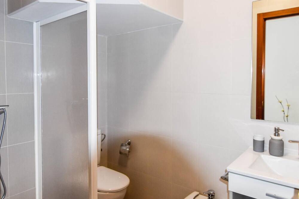 Entire apartment, Beautiful refurbished small flat in Liencres in Liencres, Piélagos
