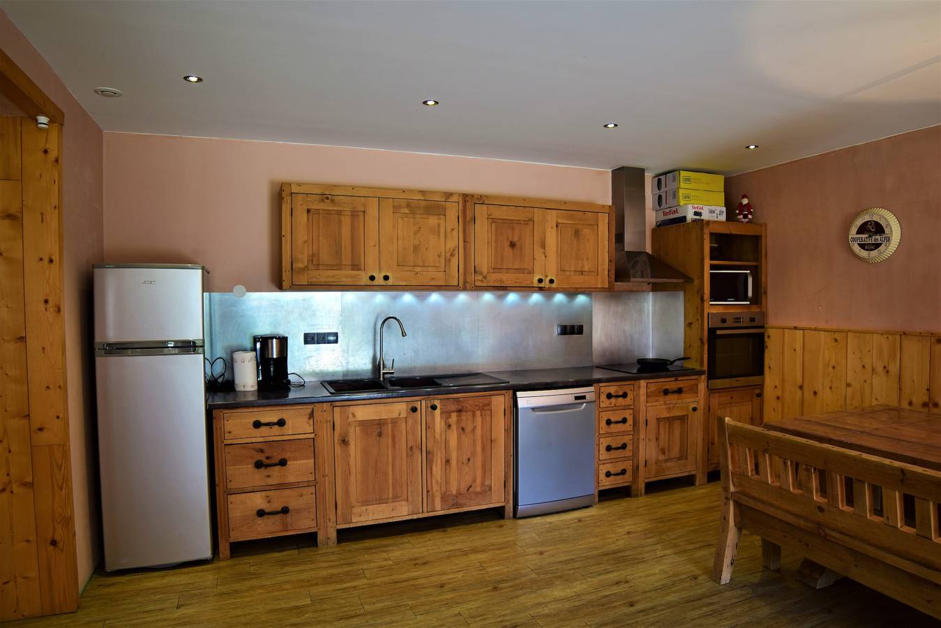 Appartement entier, Appartement « Le Chamois » avec jardin partagé et Wi-Fi in Mont-de-Lans, Les Deux Alpes