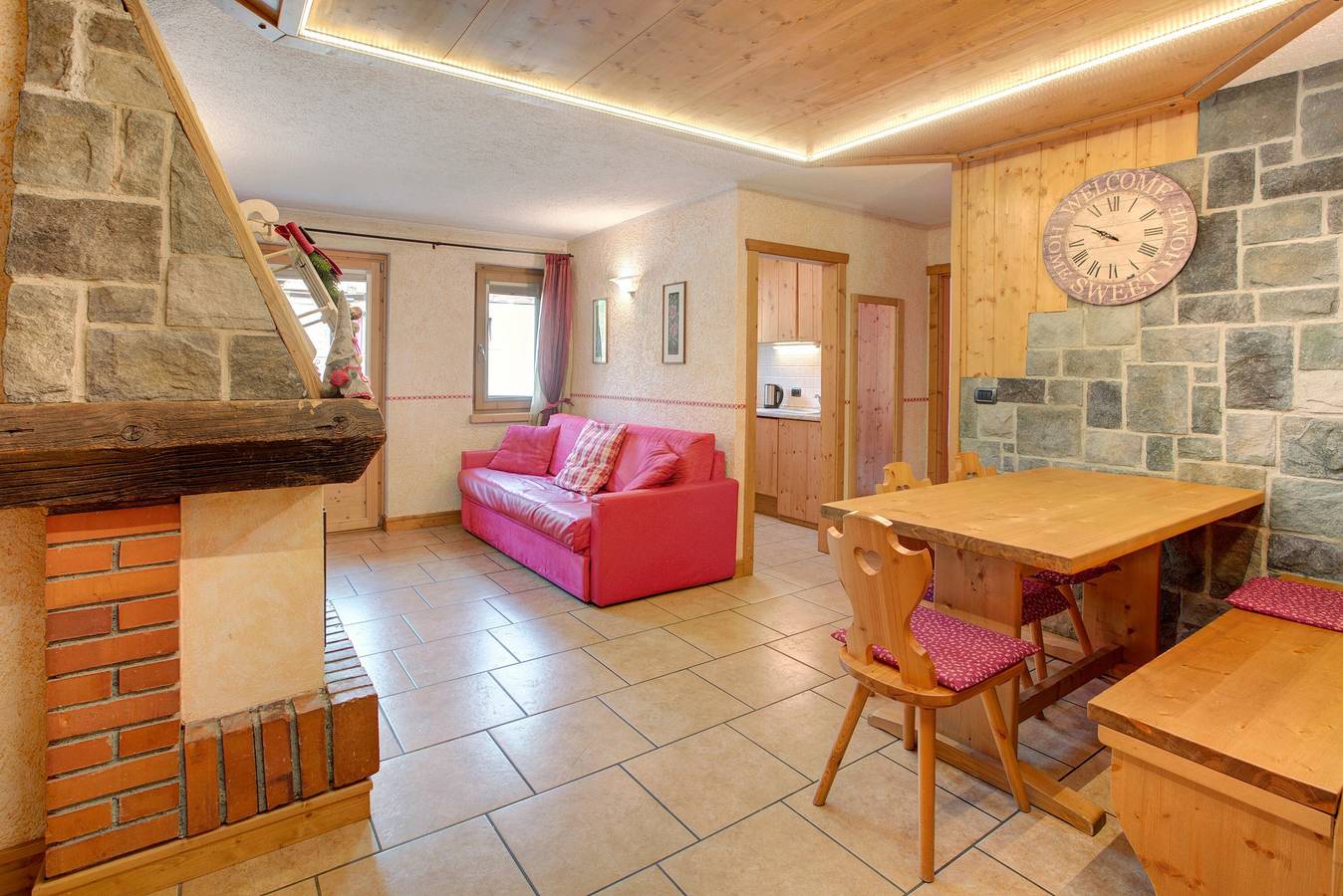 Appartamento intero, Appartamento per vacanze 'Baita Dei Ski App 3' vicino alle piste con balcone e Wi-Fi in Livigno (Borgo), Livigno