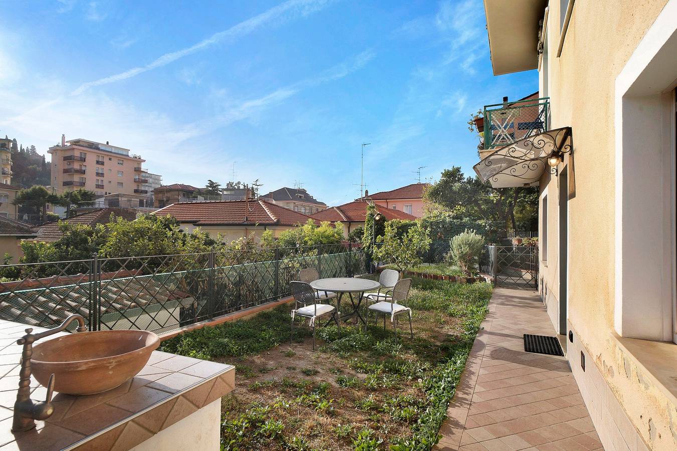Ferienhaus "Santa Lucia" mit Garten in Oneglia, Imperia