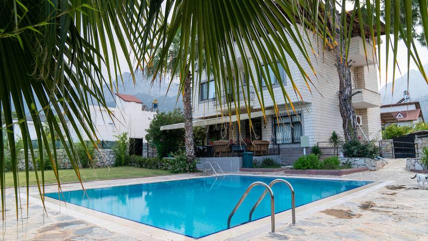 Steinvilla mit 6 Zimmern und privatem Pool - Meer- und Bergblick in Göynük, Kemer