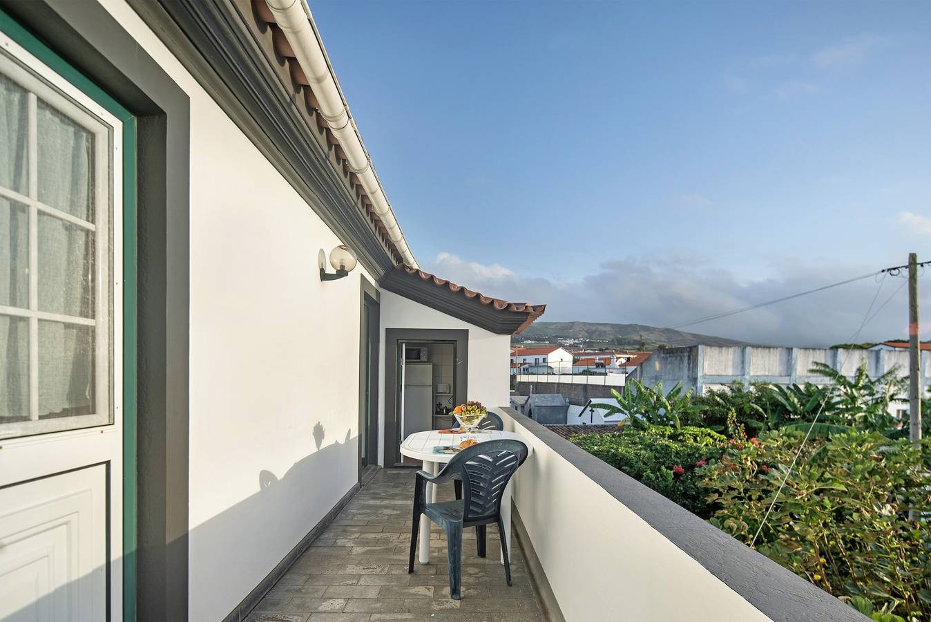 Entire apartment, Apartment 'Bettencourt 2 Rooms' with Mountain View, Private Terrace and Wi-Fi in Santa Cruz da Graciosa, Island Graciosa