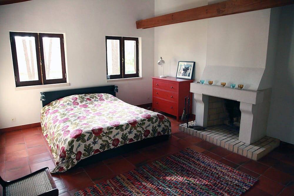 Architekt Villa mit privatem Pool, 3 Minuten vom Strand entfernt und 20 Minuten nach Lissabon in Aroeira, Corroios