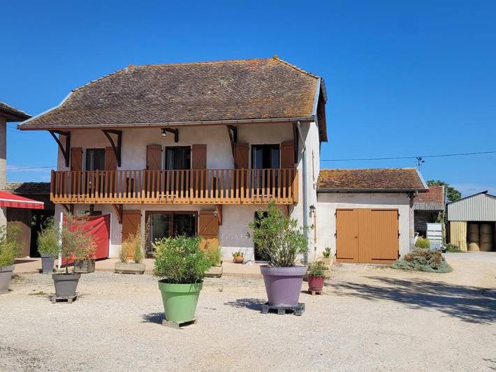 Location de vacances pour 10 personnes, avec terrasse ainsi que vue et piscine à Corbelin (Isère) - 3