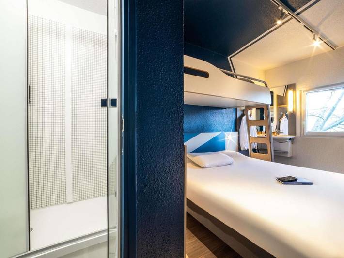 Hôtel pour 3 personnes, avec terrasse, animaux acceptés à Sucy-en-Brie - 4