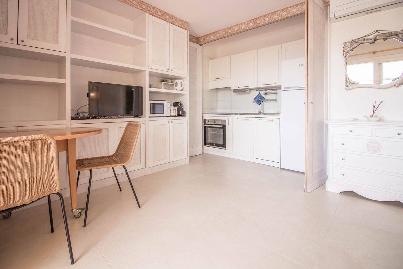 Appartamento intero, Portisco Bouganville Seaside Charm Flat W/ Veranda in Portisco, Costa Smeralda
