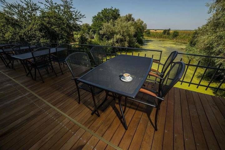 Maison d’hôte pour 2 personnes, avec Terrasse et Jardin ainsi que Piscine et Sauna en Roumanie
