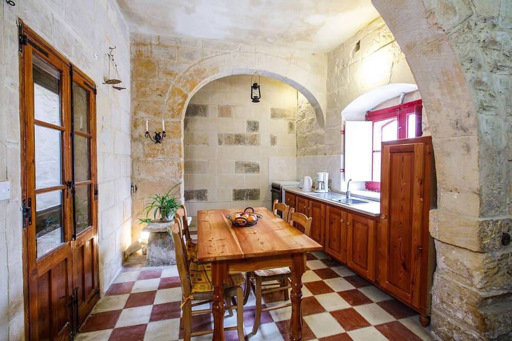 Gozo, semi detached farmhouse with sunny terraces and free internet access. in Kercem, Gozo