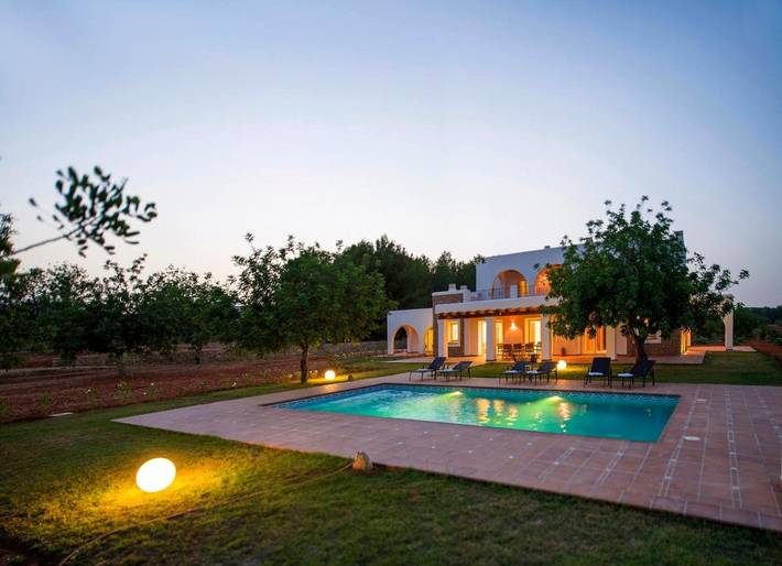 Location de vacances pour 8 personnes, avec piscine et jardin à Santa Gertrudis de Fruitera - 3