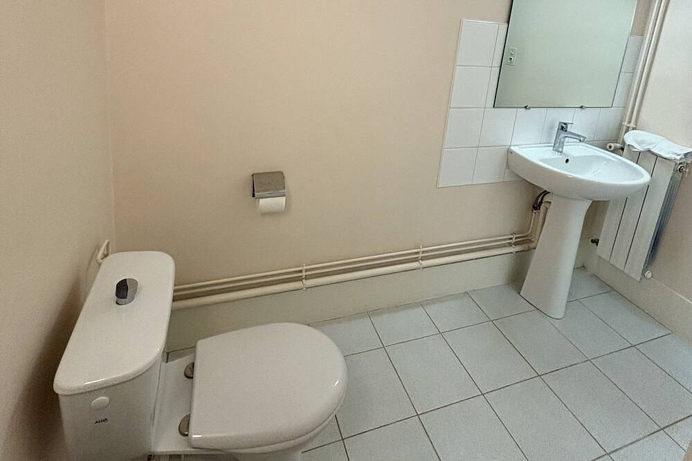 La Petite Maison, 14 p., at the beautiful “Domaine de Vincenti » in Divajeu, Die region