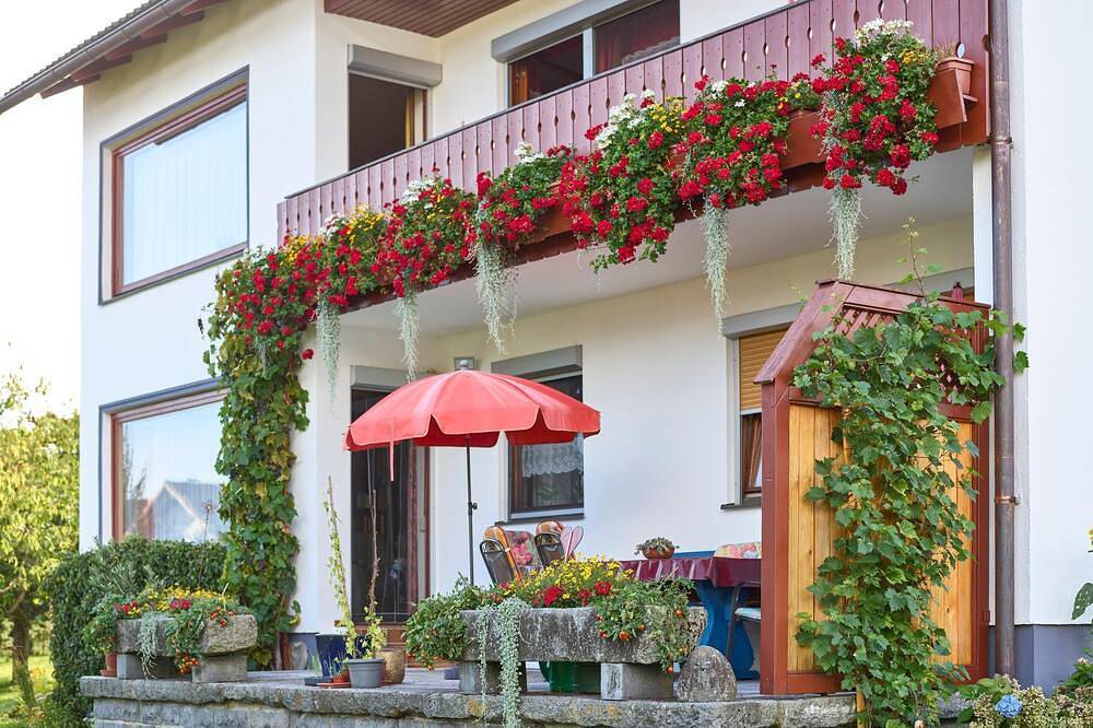 Apartamento inteiro, Casa de férias com grande jardim, gramado e estacionamento in Lindberg, Baviera Oriental