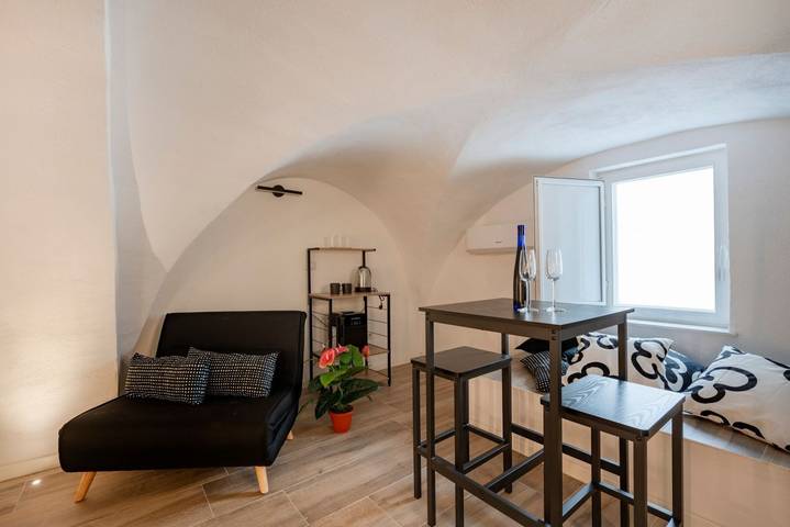 Ganze Wohnung, GuestHost - Volta Bianca - Room in the heart of Bari in Bari, Bari Provinz