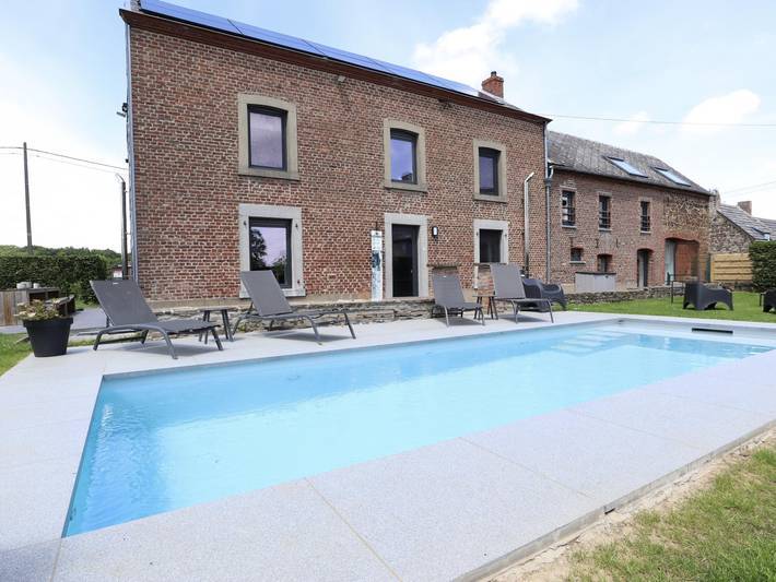 Gemütliches Familienhaus mit Pool und Sauna in Gesves, Region Namur