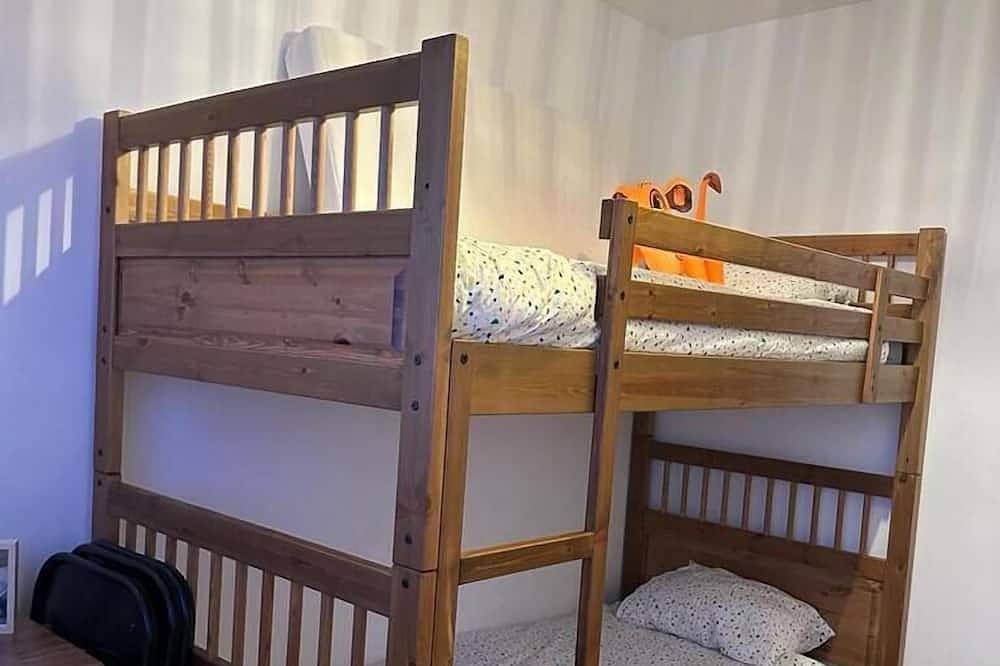 Entire apartment, Llivia Xiv - Two Bedroom Apartment, Sleeps 6 in Llívia, Parc naturel régional des Pyrénées catalanes