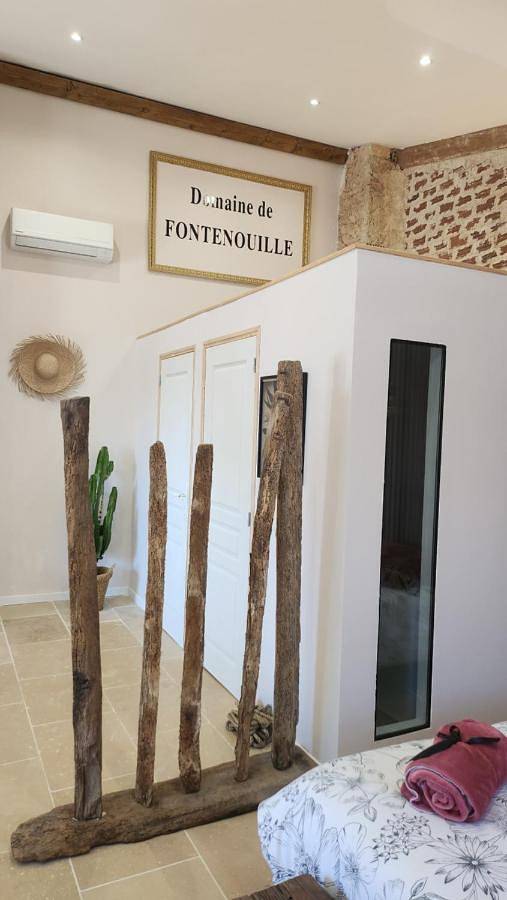 Gîte pour 4 personnes, avec vue ainsi que jardin et piscine, animaux acceptés à Esparron - 3