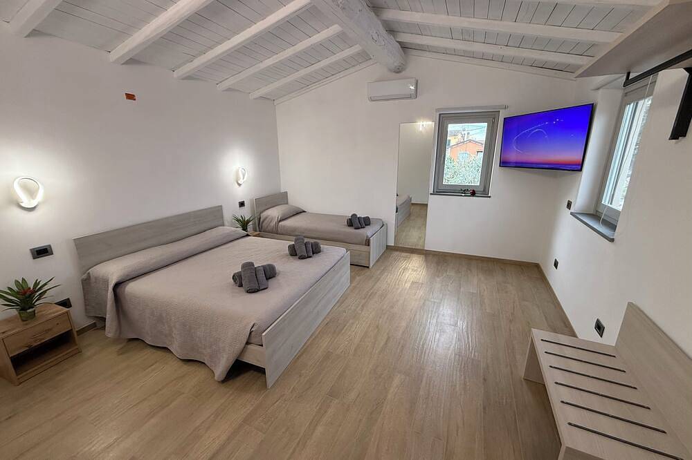 Swimming pool,Sauna,Jacuzzi,Barbecue,A/C,Billiards,Wifi,5minutes from the sea and downtown in Sarzana, Regionaal Natuurpark Montemarcello-Magra-Vara