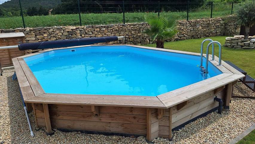 Location de vacances pour 6 personnes, avec piscine ainsi que vue et jardin à Mondragon - 4