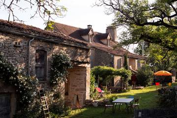 Gîte pour 10 personnes, avec terrasse, animaux acceptés à Limogne-en-Quercy