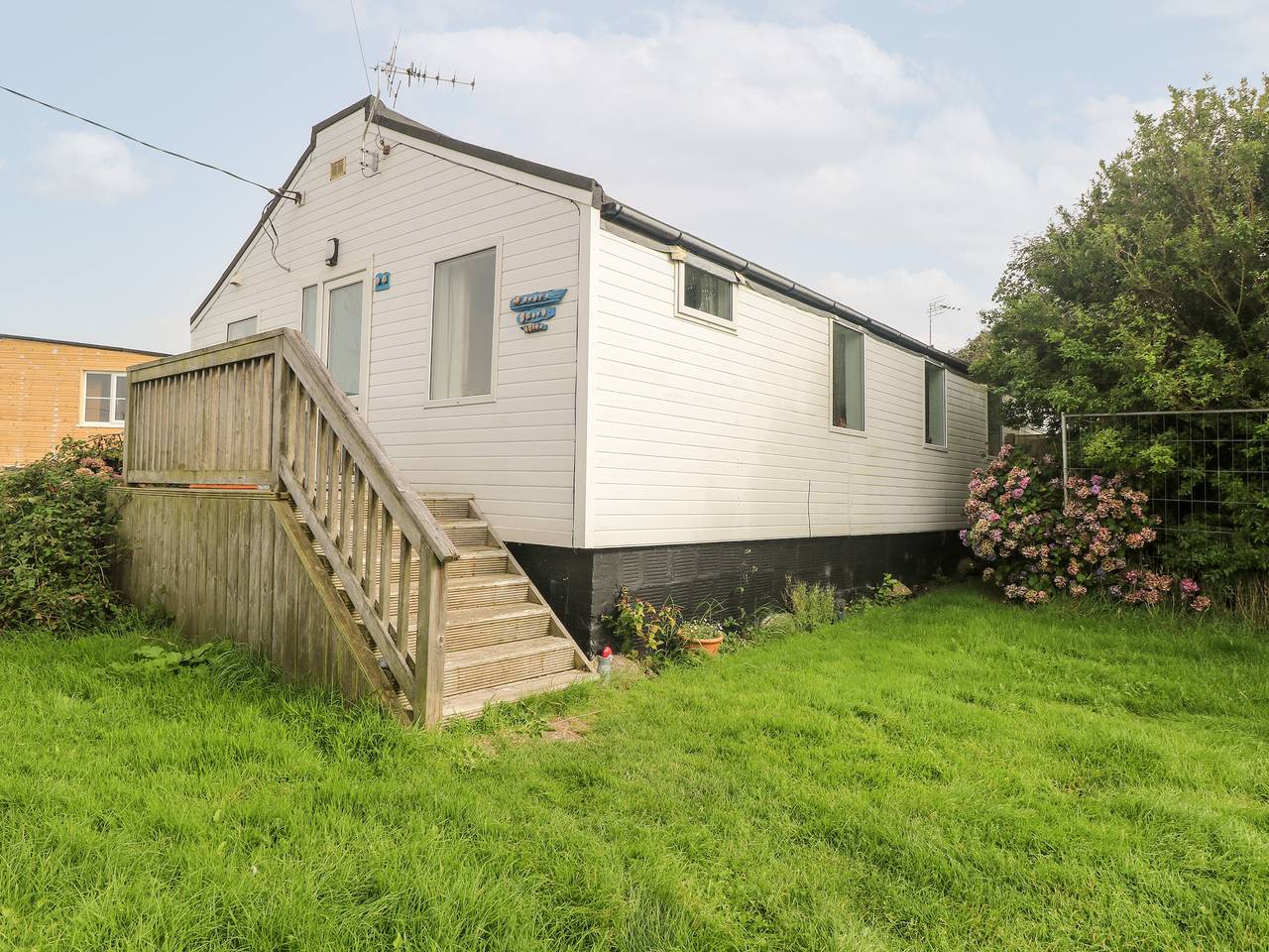 Suzanne's Beach Hut in Broomholm, Norfolk Coast