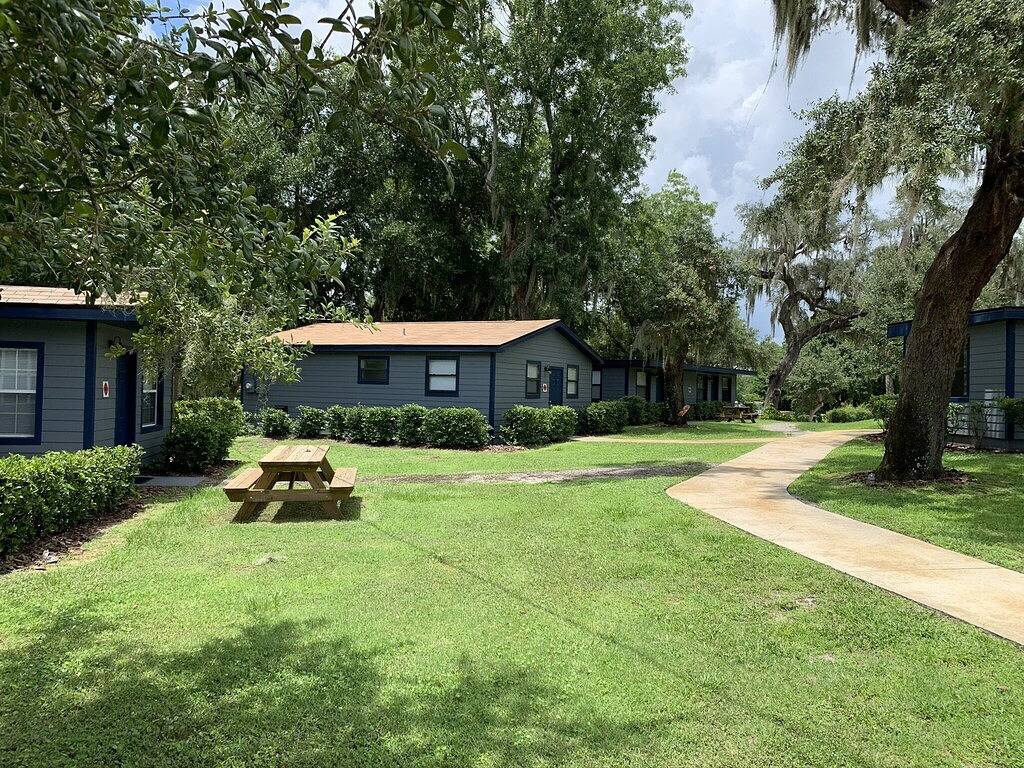 Country Cabin on Beautiful Lakefront Property in Lake Pierce, Zentral Florida