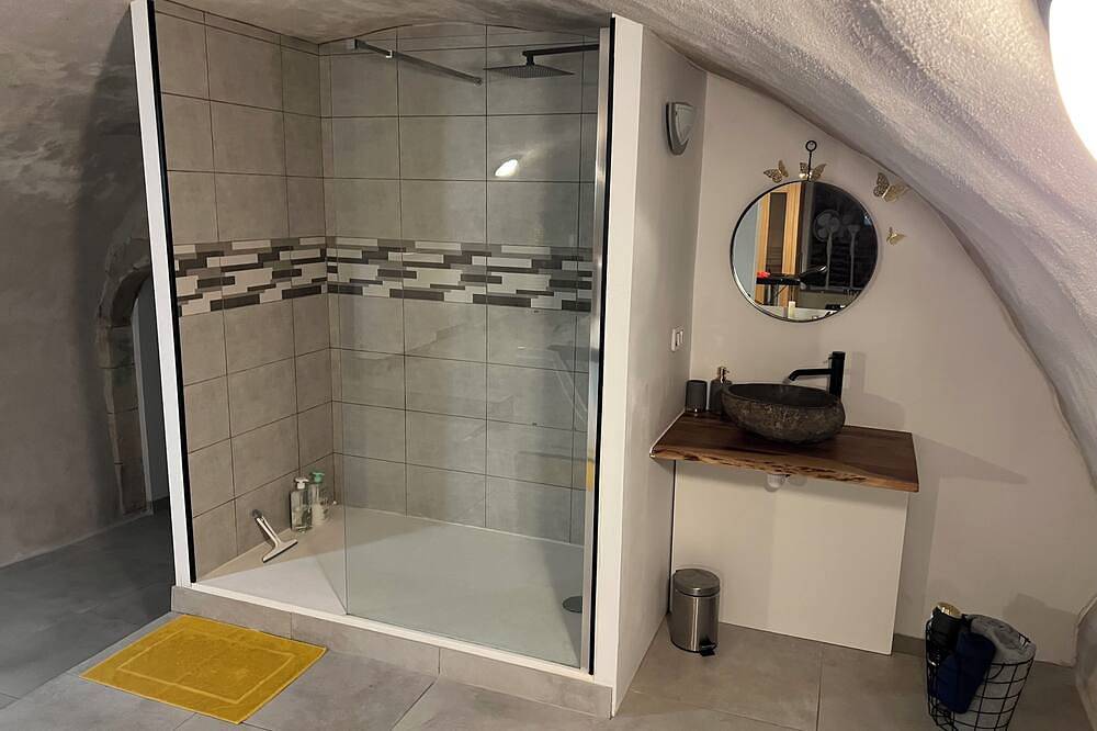Appartement entier, Appartement romantique avec espace balnéo in Dallet, Région de Clermont-Ferrand