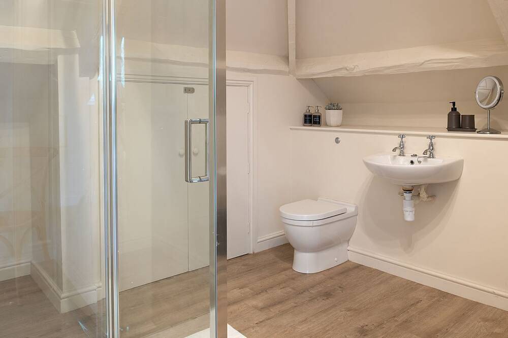 The Nest - pet friendly in Slad near Stroud in Stroud, Gloucestershire
