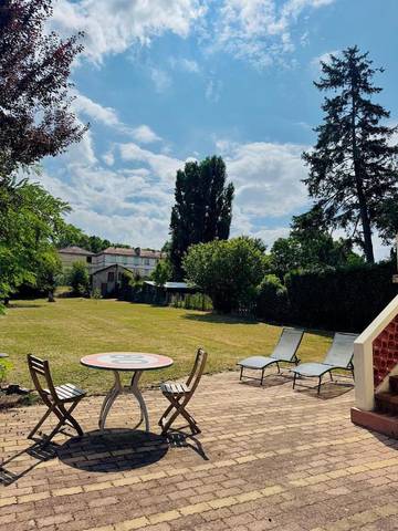 Gîte pour 6 personnes, avec vue ainsi que jardin et terrasse à Brassac-les-Mines