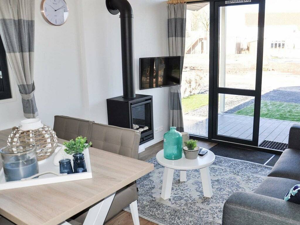 Ferienhaus mit 1 Schlafzimmer in Hellevoetsluis, Niederländische Nordsee