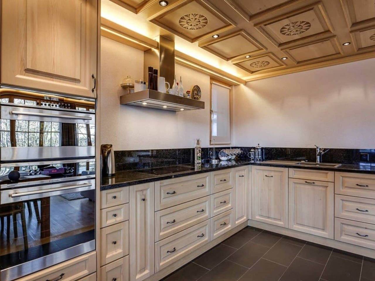 Ganze Wohnung, Üppiges Apartment mit Sauna und Whirlpool in Saanenmöser, Saanen